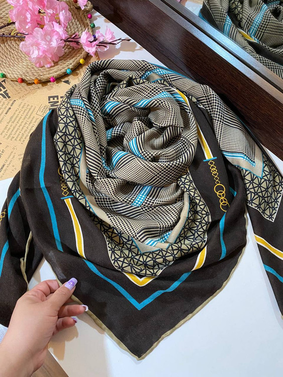 حاشیه قهوه ای