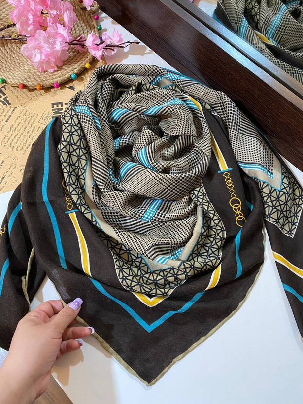 حاشیه قهوه ای