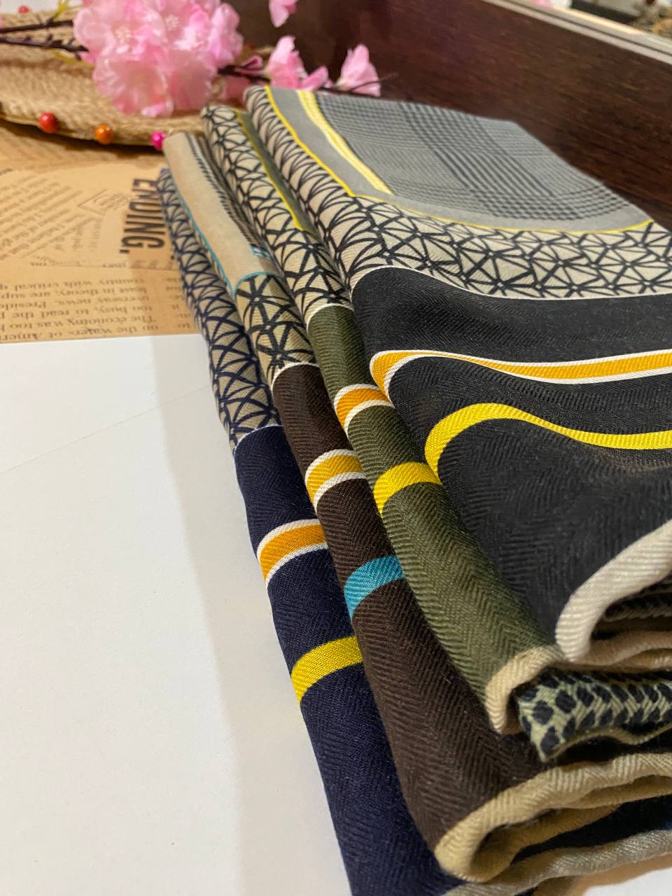 حاشیه قهوه ای